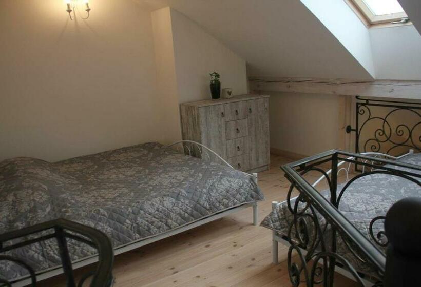 ファミリールーム, Dworek Hołny