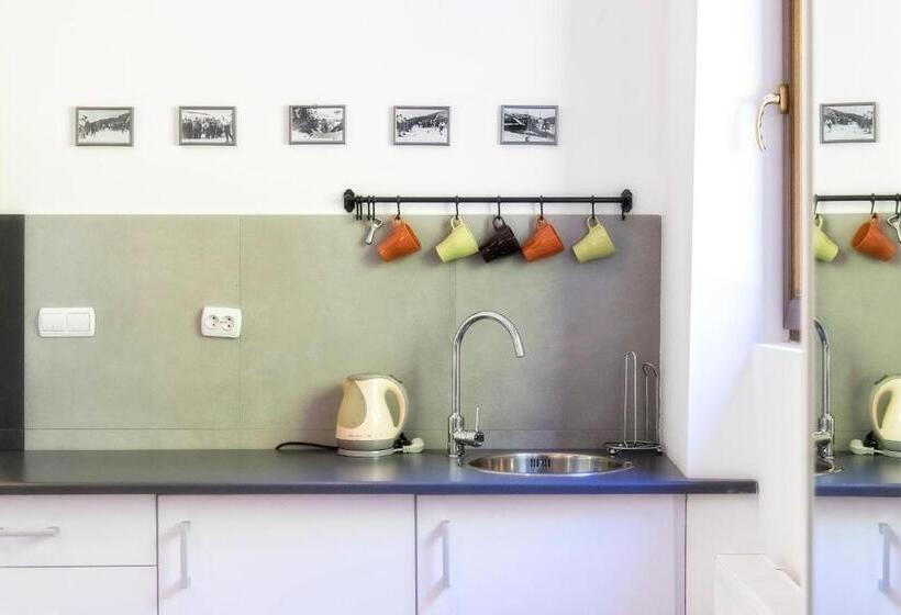 آپارتمان 2 خوابه, Krokus