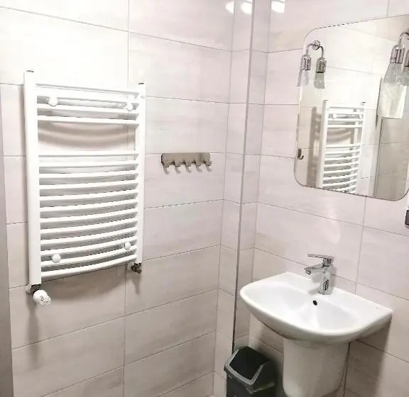 Standard Neljän Hengen Huone, Noclegi Stara Wozownia