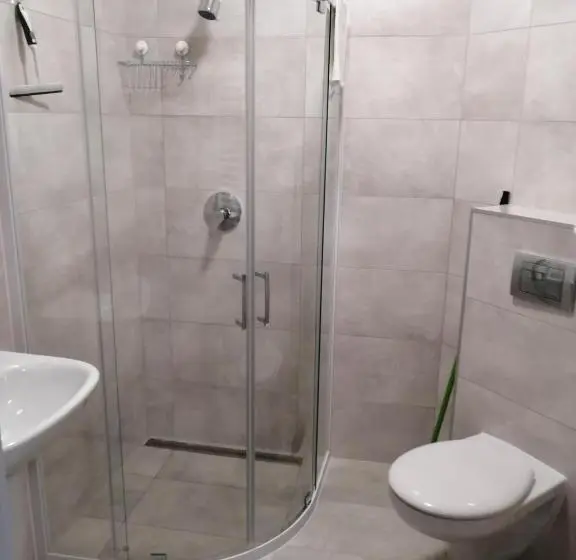 Standard Yhden Hengen Huone, Noclegi Stara Wozownia