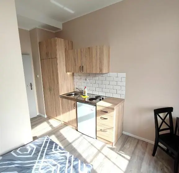 Basic-huone, Noclegi Stara Wozownia