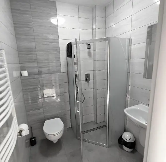 Basic-huone, Noclegi Stara Wozownia
