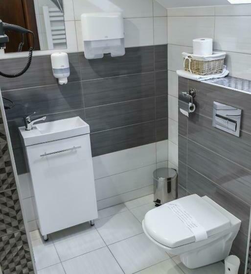 带共用浴室的标准房间, Rajska Oaza