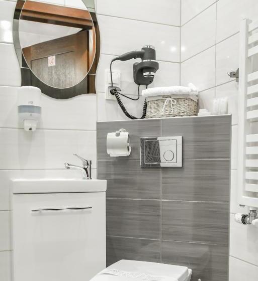 家庭间, Rajska Oaza