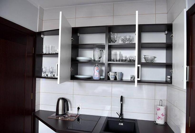 家庭间, Rajska Oaza