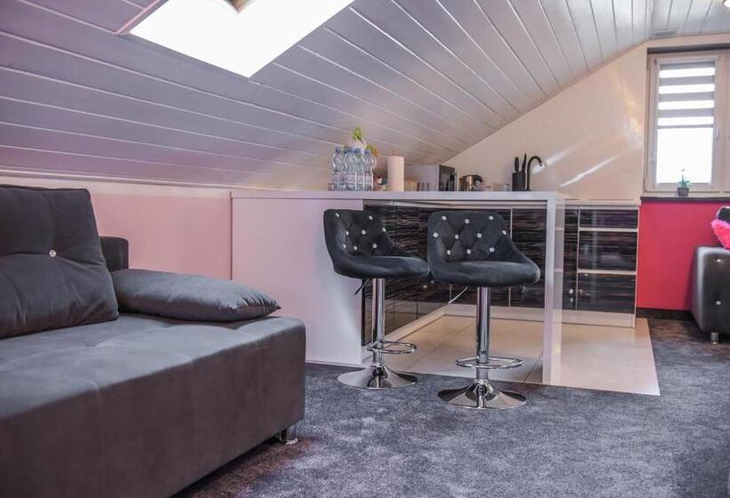 家庭套房, Rajska Oaza