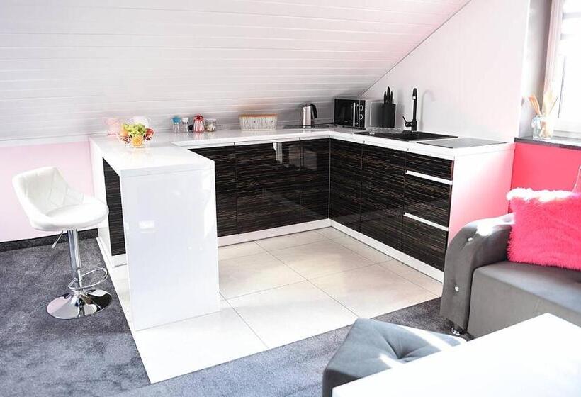 家庭套房, Rajska Oaza