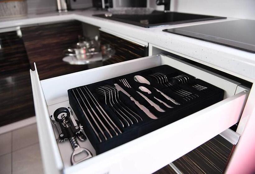 家庭套房, Rajska Oaza