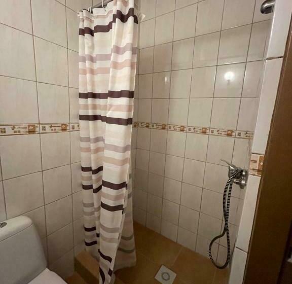 חדר קלאסי לשלושה, Zajazd Restauracja Derby