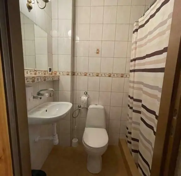 Standard Yhden Hengen Huone, Zajazd Restauracja Derby