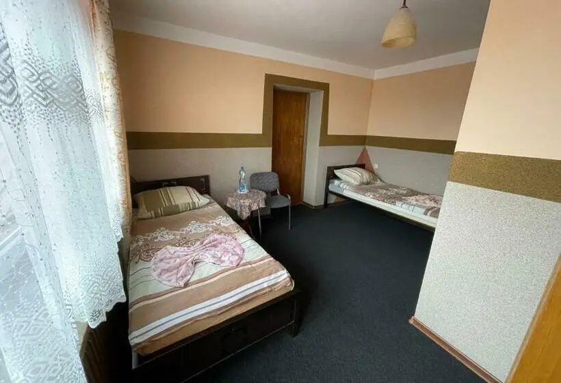 Standard Yhden Hengen Huone, Zajazd Restauracja Derby