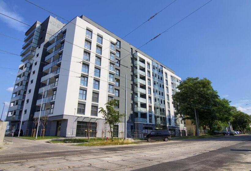 דירה בת חדר שינה 1 עם מרפסת, Apartments In   Chmielewskiego