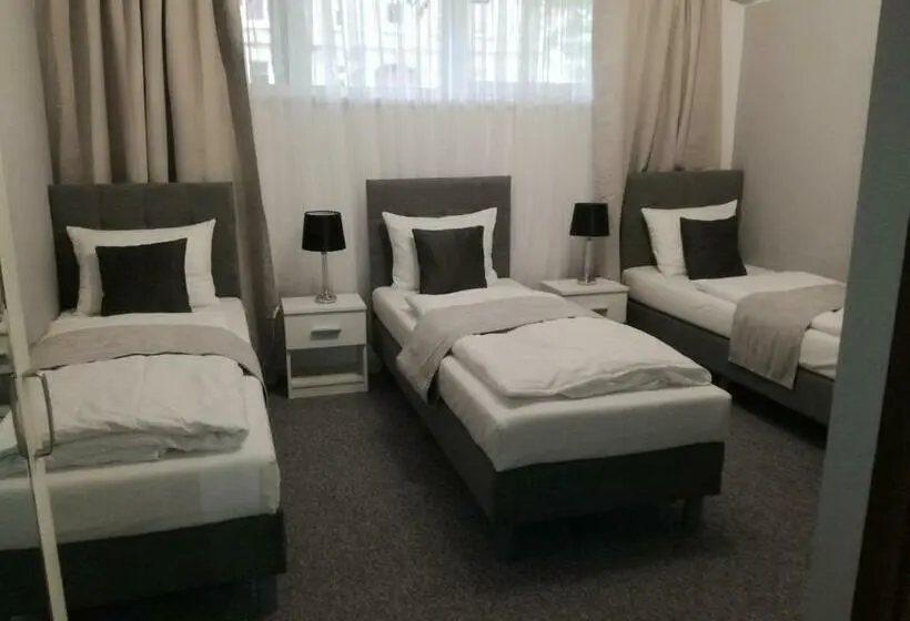 اتاق کلاسیک سه تخته, City Rooms Szczecin