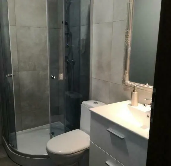 اتاق کلاسیک سه تخته, City Rooms Szczecin