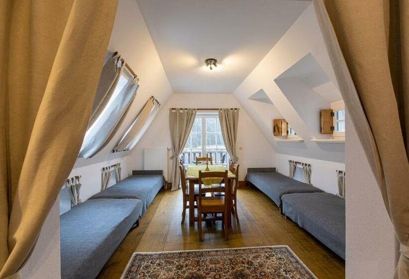 חדר משפחתי, Gościniec Pod Zającem