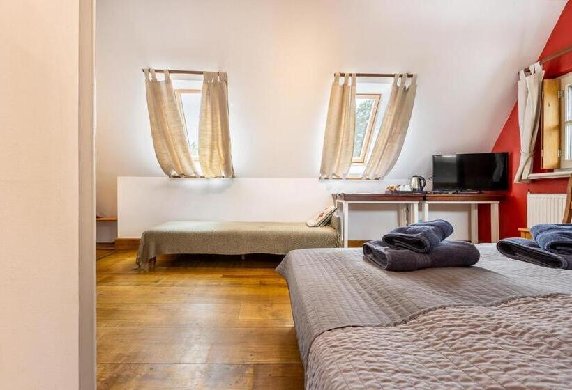 חדר משפחתי בסיסי, Gościniec Pod Zającem