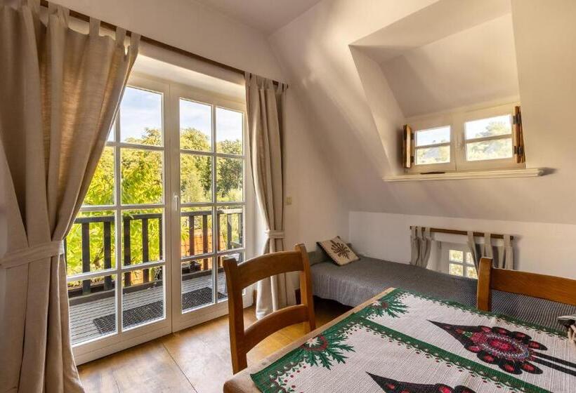 חדר משפחתי, Gościniec Pod Zającem