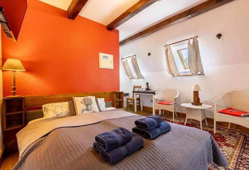 חדר משפחתי, Gościniec Pod Zającem