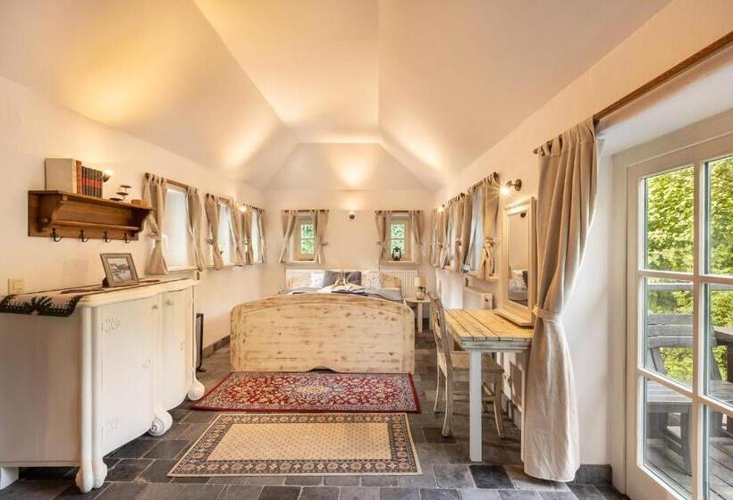 סוויטת ג'וניור עם טרסה, Gościniec Pod Zającem