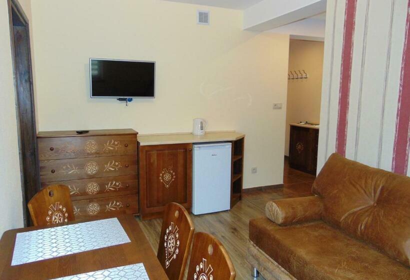 발코니가 있는 스위트, Gosciniec Pod Brzegiem