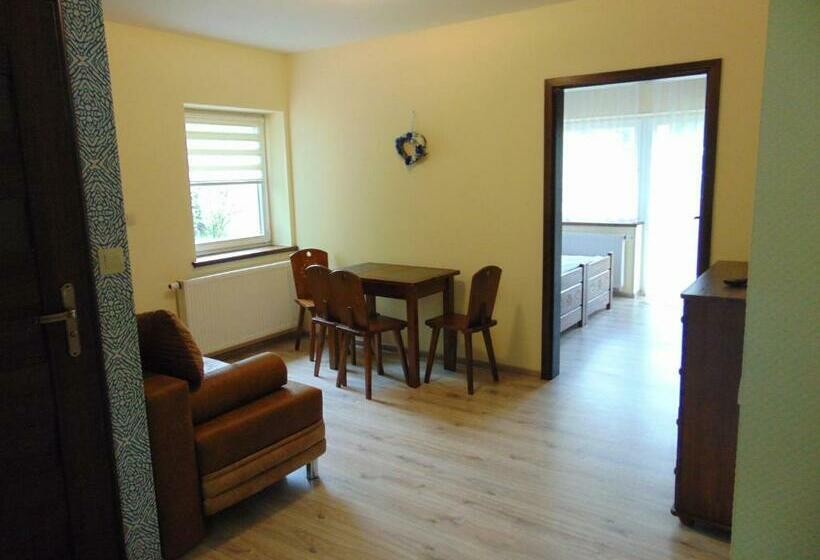 발코니가 있는 스위트, Gosciniec Pod Brzegiem