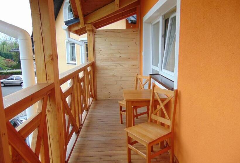 발코니가 있는 스위트, Gosciniec Pod Brzegiem