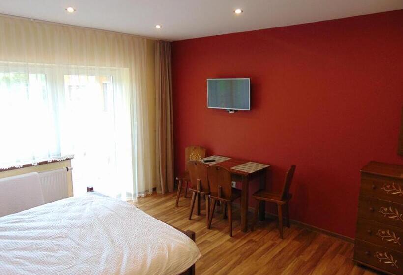 스탠다드 발코니 스튜디오, Gosciniec Pod Brzegiem