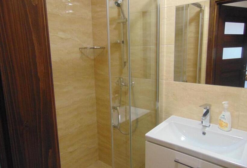 스탠다드 스튜디오, Gosciniec Pod Brzegiem