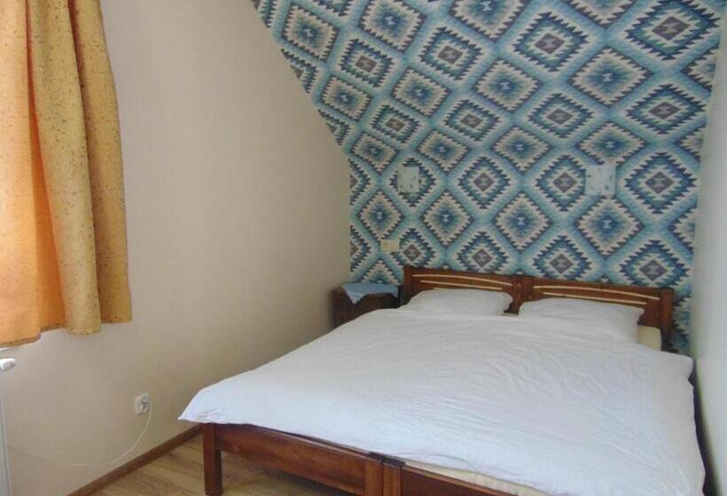 스탠다드 스튜디오, Gosciniec Pod Brzegiem