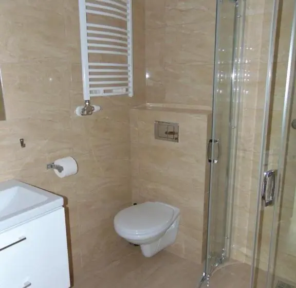 スタンダードトリプルルーム, Gosciniec Pod Brzegiem