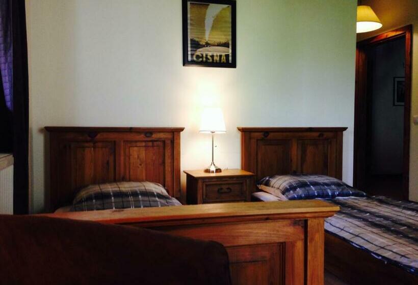 غرفة قياسية مزوَّدة بتراس, Modryna   Modrzewiowy Dom