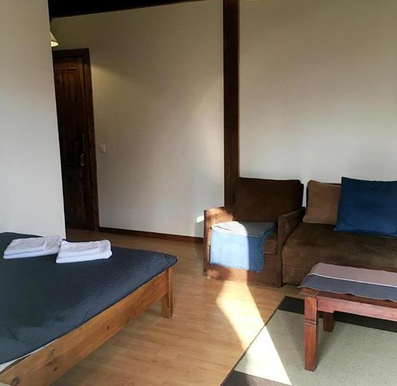 غرفة قياسية رباعية, Modryna   Modrzewiowy Dom