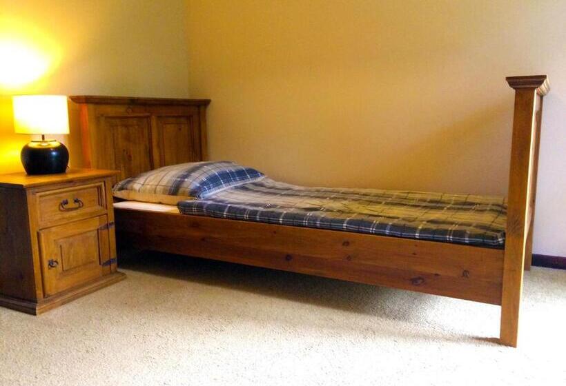 جناح مزود بتراس, Modryna   Modrzewiowy Dom