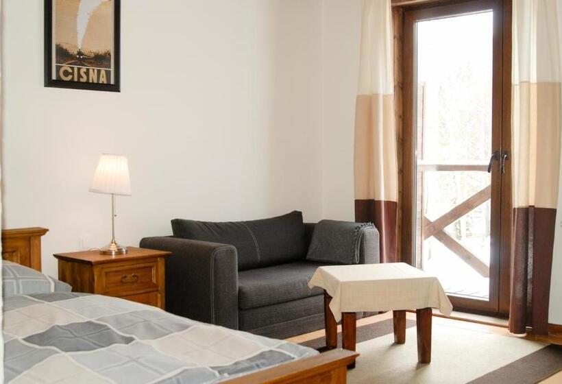 غرفة قياسية, Modryna   Modrzewiowy Dom