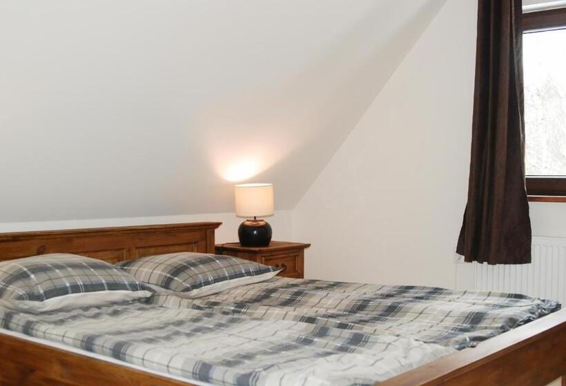 غرفة دوبلكس, Modryna   Modrzewiowy Dom