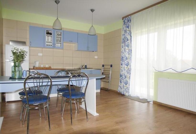 스탠다드 스튜디오, Niebieska Tawerna