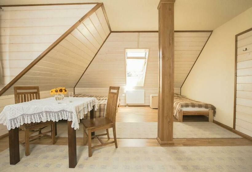 חדר סטנדרט לשלושה, Ośrodek Szkoleniowy Za Lasem