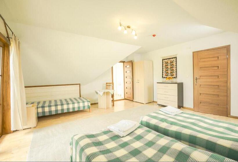 חדר קומפורט לשלושה, Ośrodek Szkoleniowy Za Lasem