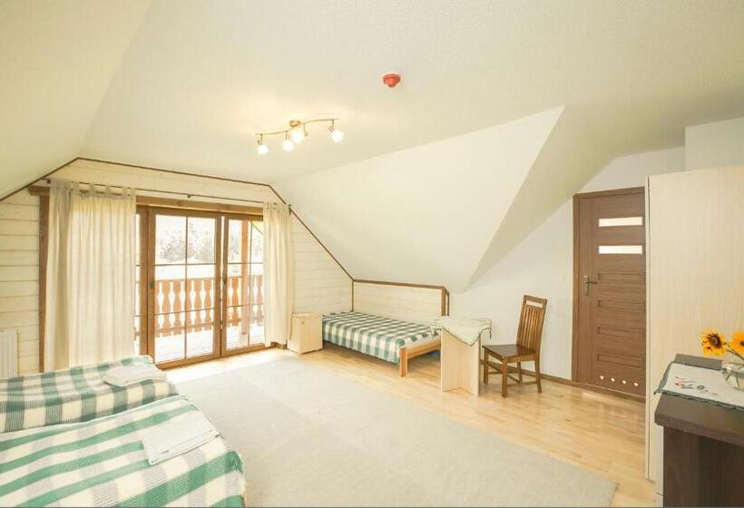 חדר קומפורט לשלושה, Ośrodek Szkoleniowy Za Lasem