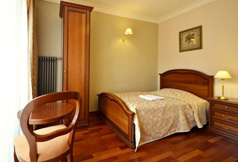 استودیوی استاندارد, Poduszka Pensjonat Nad Rzeką