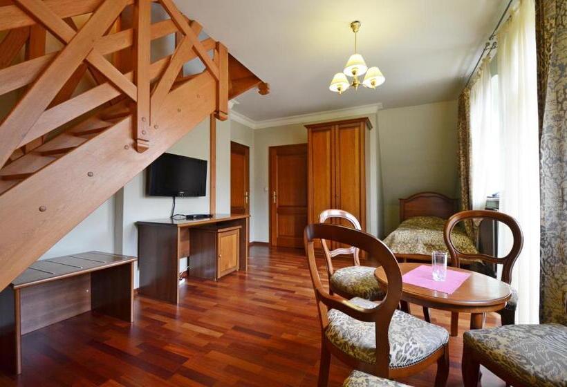 استودیوی استاندارد, Poduszka Pensjonat Nad Rzeką