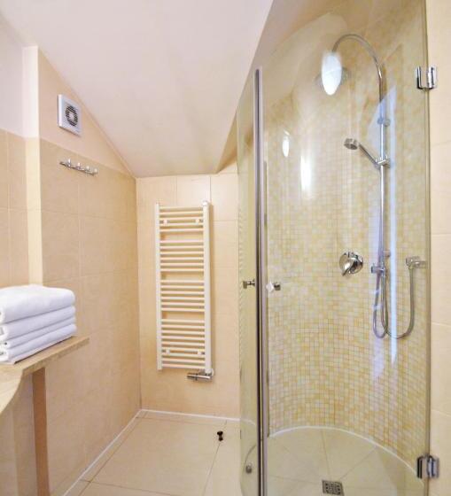 استودیوی استاندارد, Poduszka Pensjonat Nad Rzeką