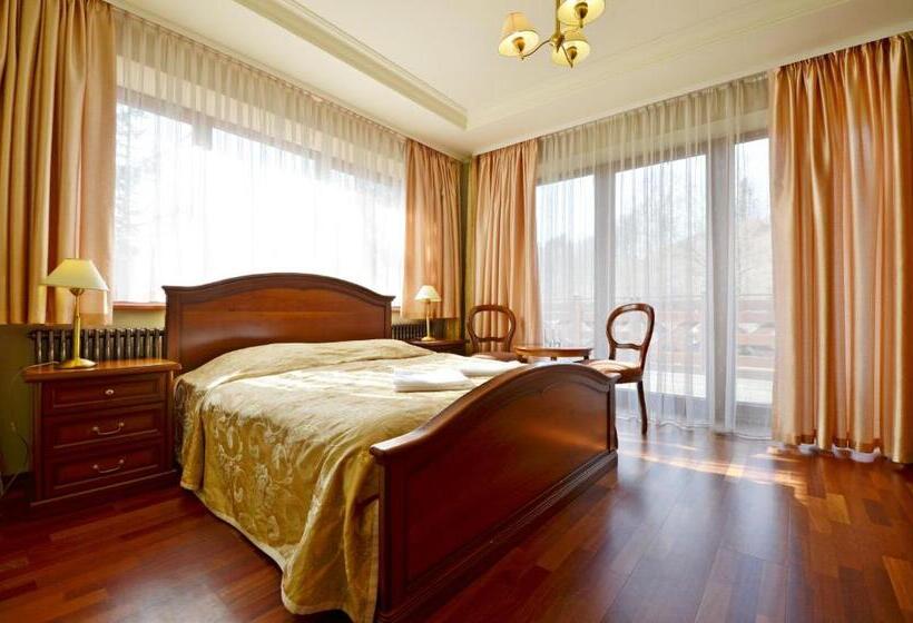 استودیوی استاندارد, Poduszka Pensjonat Nad Rzeką