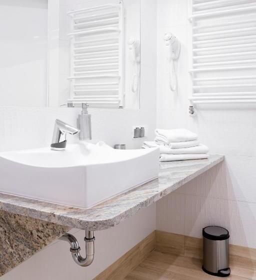 חדר משפחתי נוף לגינה, Rezydencja Pod Taborskimi Sosnami