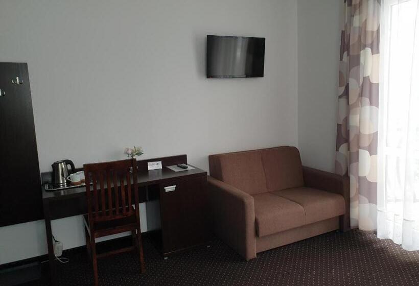 اتاق راحتی سه تخته, Willa Miła