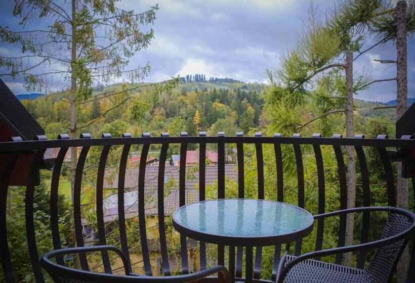 اتاق استاندارد سه نفره, Willa Miła