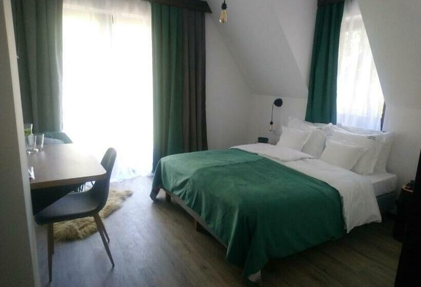 غرفة قياسية, Willowa Chata