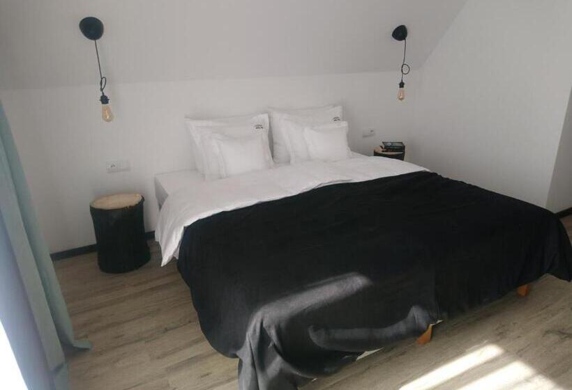 غرفة قياسية رباعية مزودة بشُرفة, Willowa Chata