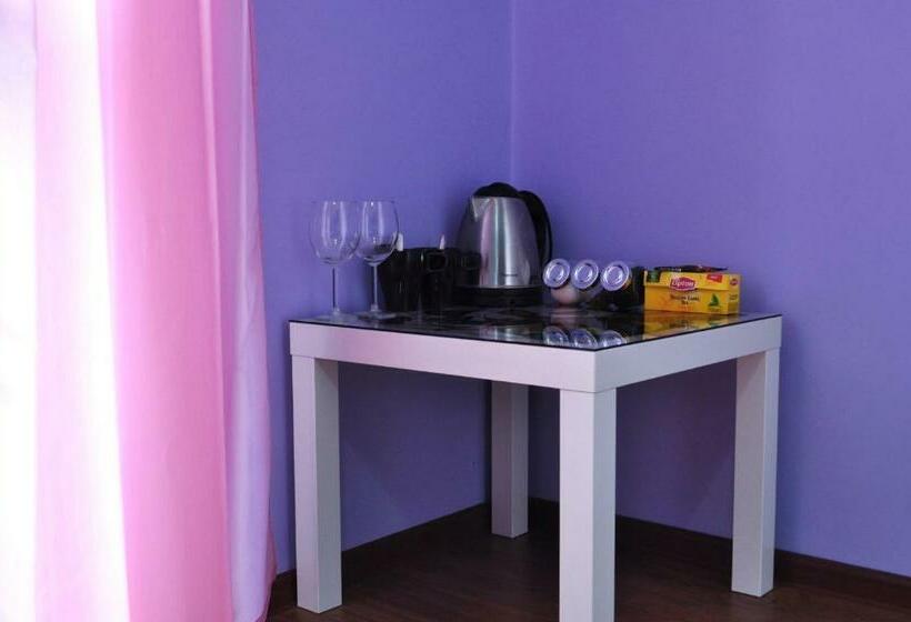 آپارتمان 1 خوابه, Happy House Hostel
