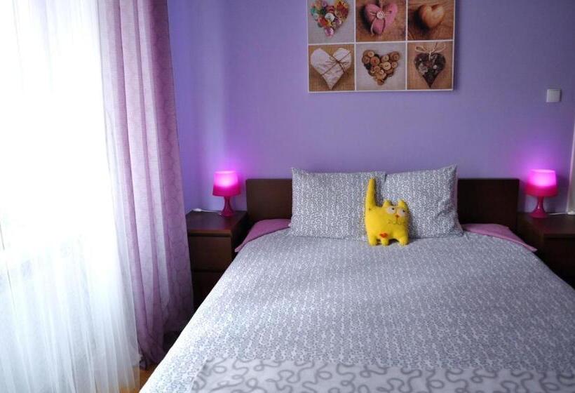 اتاق استاندارد با تخت بزرگ, Happy House Hostel